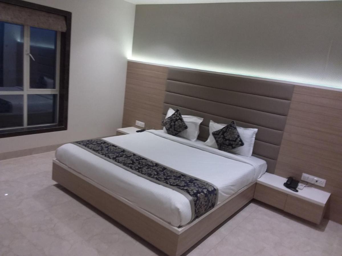 Hotel Grand Parivaar Igatpuri Eksteriør billede