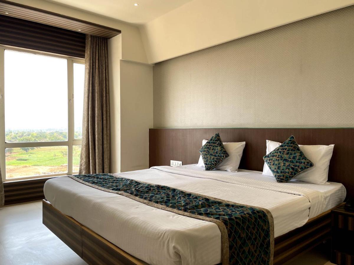 Hotel Grand Parivaar Igatpuri Eksteriør billede